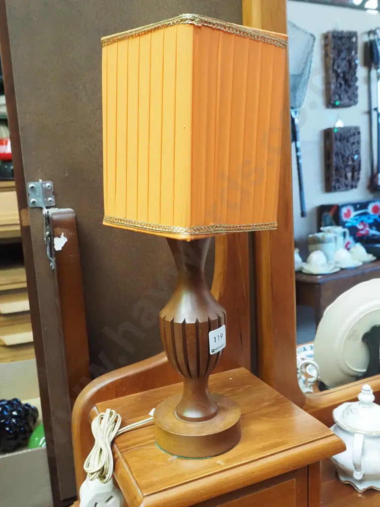 retro wood based table lamp H-410 Image 1++
