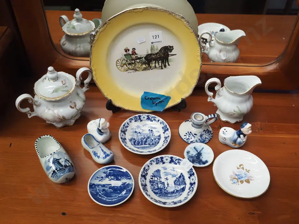 Crown Lynn George Stubbs plate, blue and white pin dishes, creamer, sugar etc Image 1++