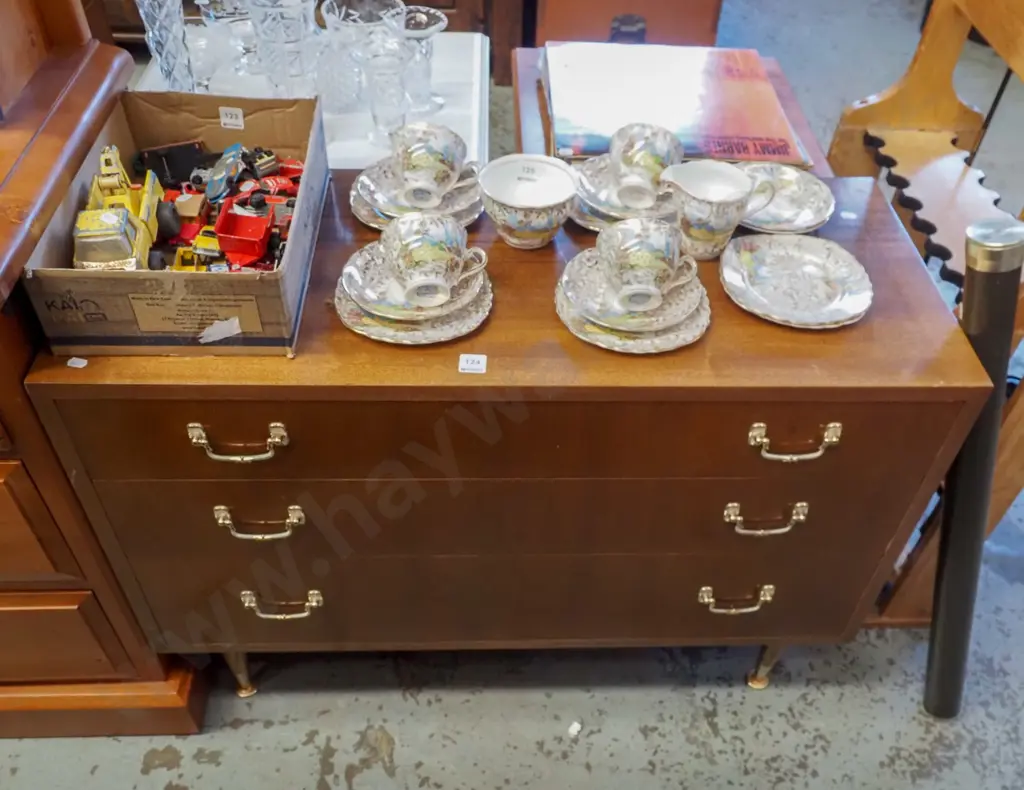 Nees mahogany 3 drawer lowboy H-620 W-910 D-390 Image 1++