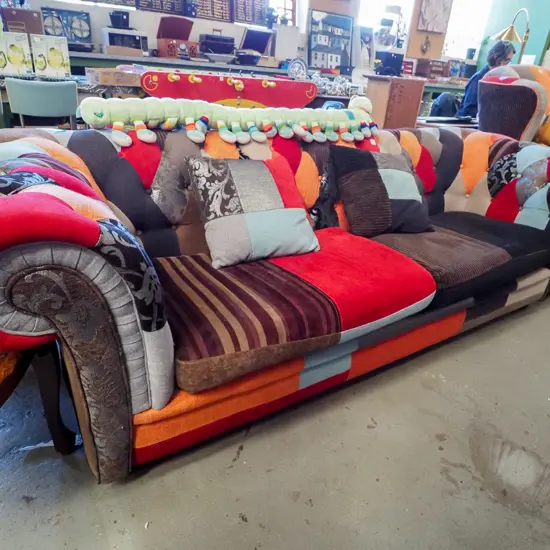 modern patchwork upholstered deep buttoned  chesterfield 3 seater settee - excellent condition