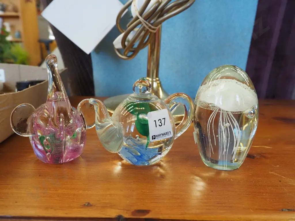 3x art glass paper weights Image 1++