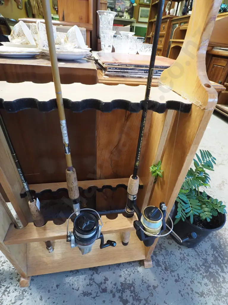 2x fishing rods and reels - green dots Image 1++