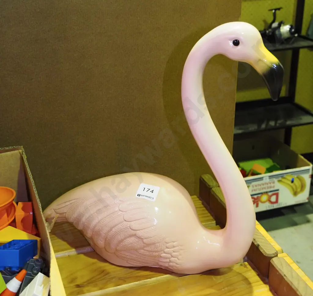 pink flamingo figurine H-330 Image 1++