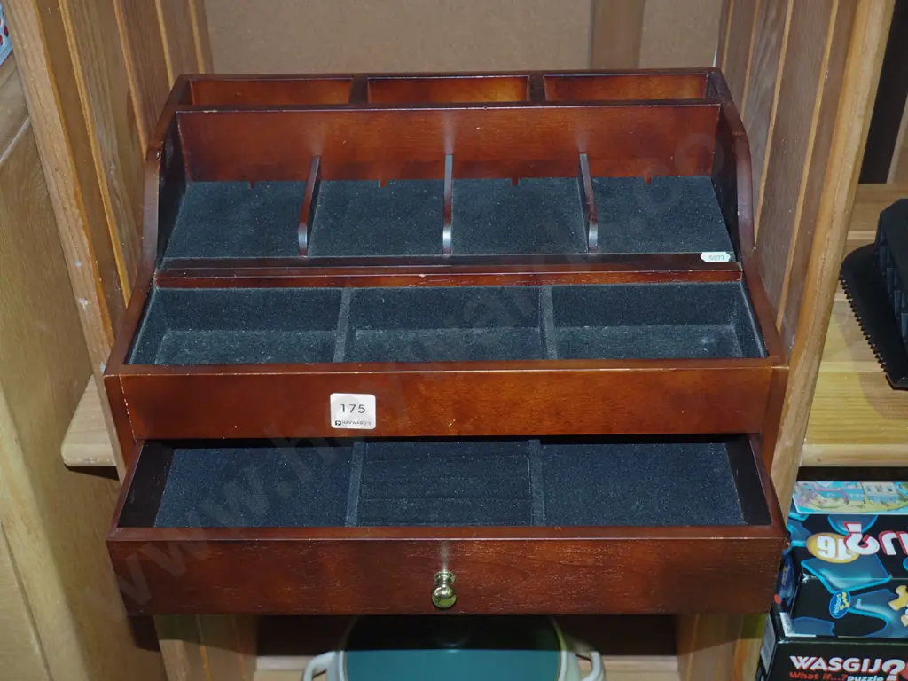 mdf jewellery box/display stand Image 1++