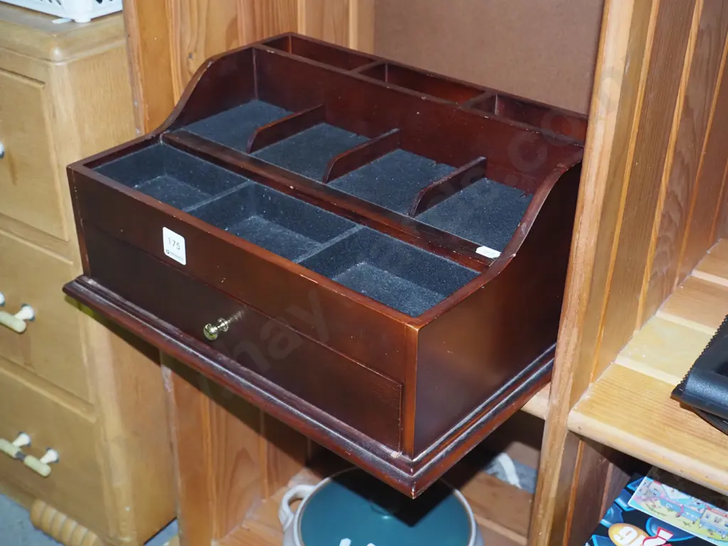 mdf jewellery box/display stand Image 1++