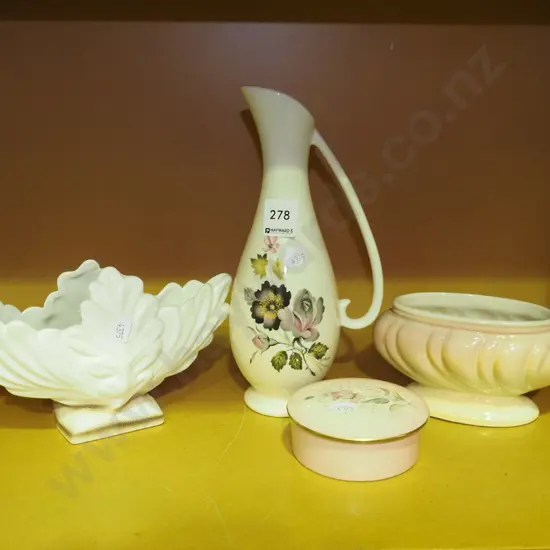vases, trinket box