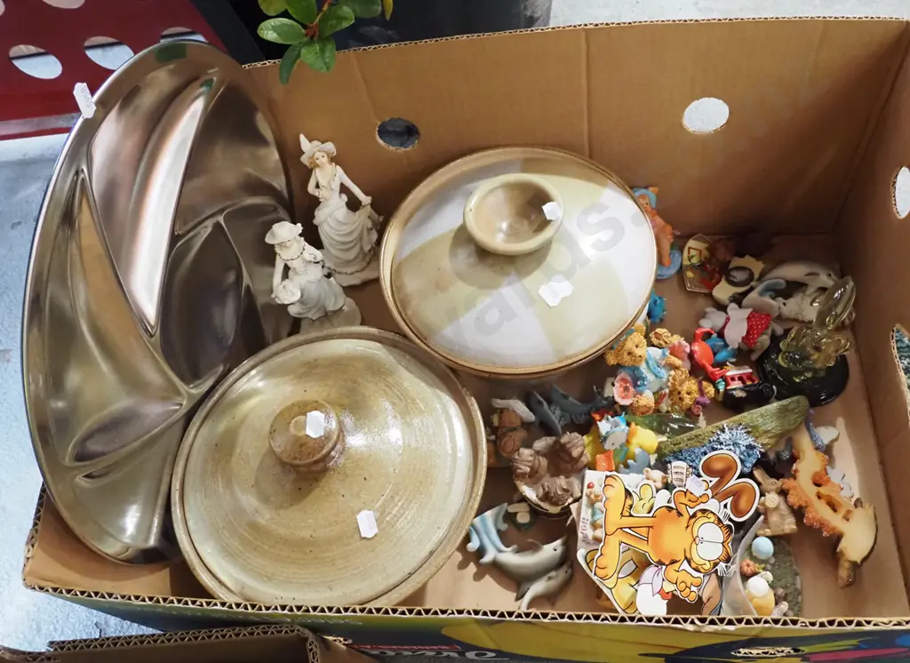 box; figurines, pottery casseroles, stainless steel tray Image 1++