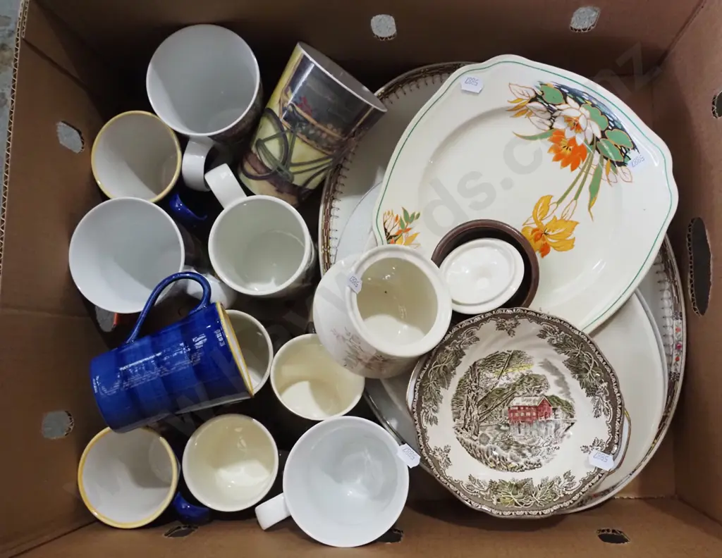 box; coffee cups, ashets, plates etc Image 1++