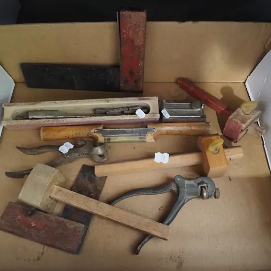 box; hand tools, marker gauges, square, knibblers etc