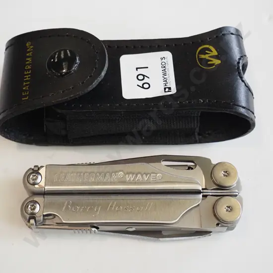 multi tool in pouch