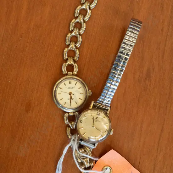 2x wristwatches