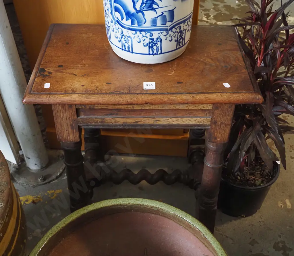 solid oak end table with unusual barley twist and cotton reel stretcher base H-540 Image 1++