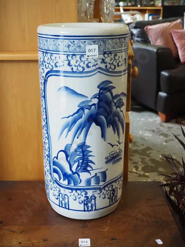 blue and white Asian umbrella stand Image 1++