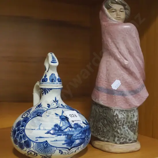 Nao figurine H-280, Delft vinegar bottle