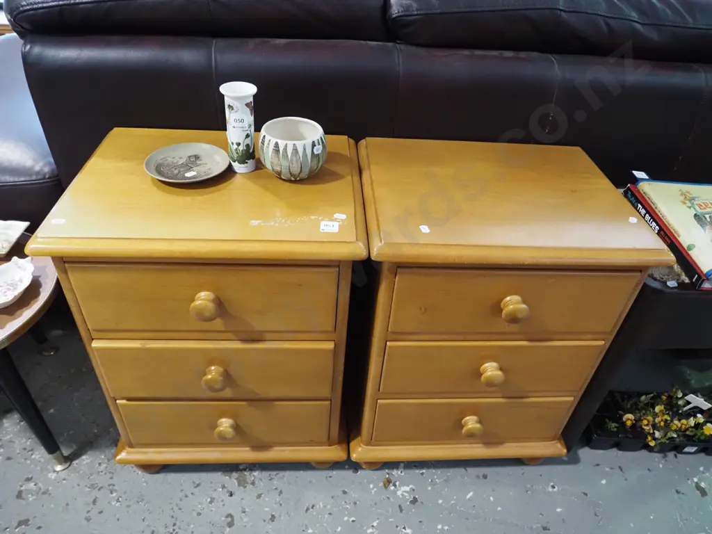 2x solid rimu and wood 3 drawer bedside cabinets - 1 varnish needs attention Image 1++