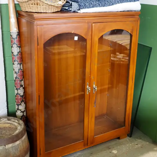 solid wood 2 door display cabinet H-1170 W-910 D355