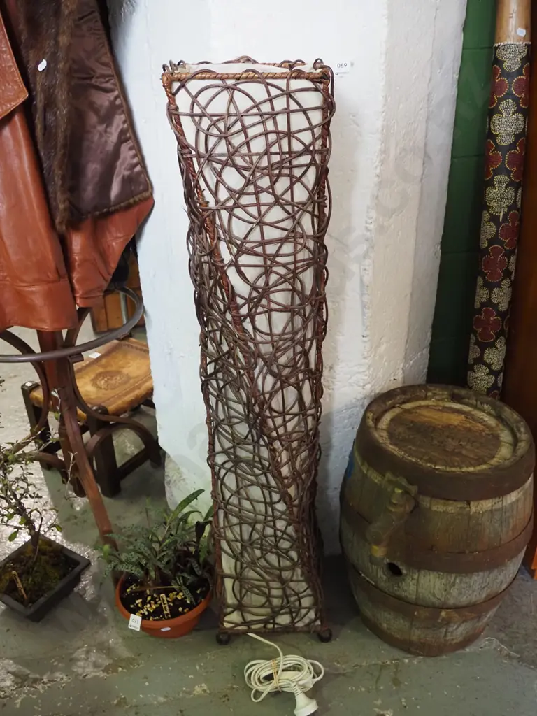 calico and woven cane standard lamp H-1000 Image 1++