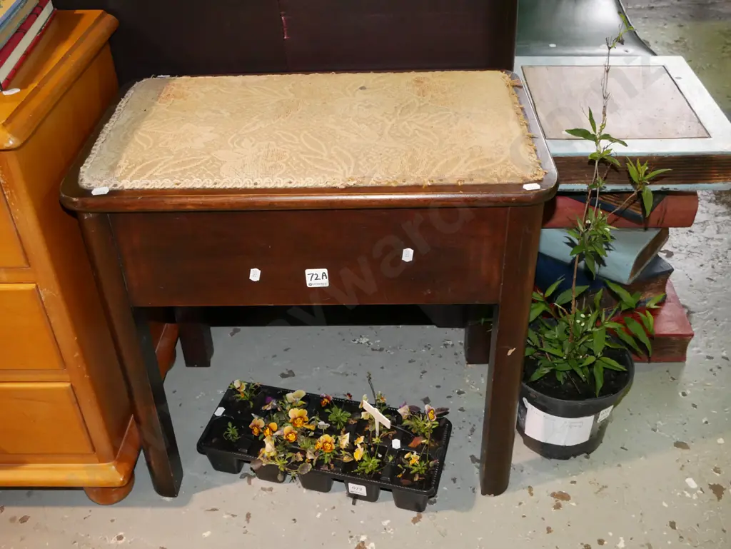 vintage lift top piano bench - wear to upholstery Image 1++