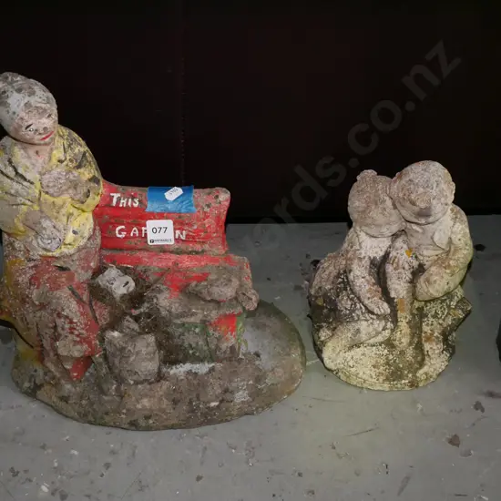 2x garden concrete ornaments H-320
