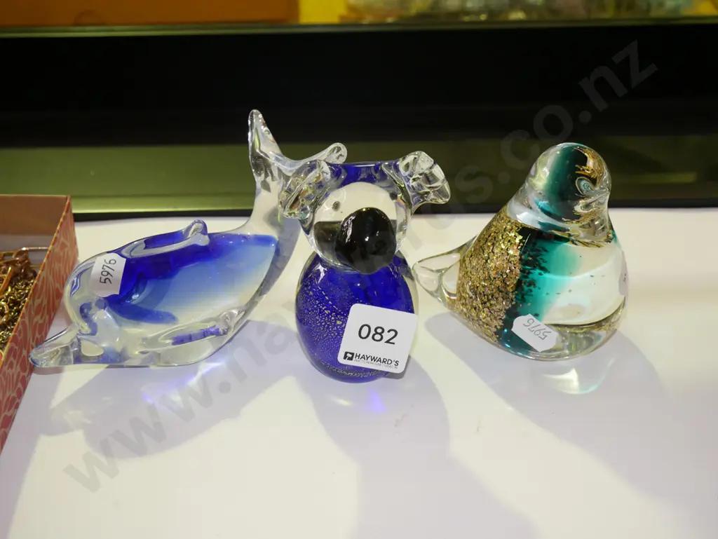 3x studio glass paperweights Image 1++