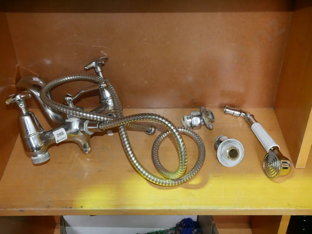 bathroom bath tap set with shower nozzle Image 1++