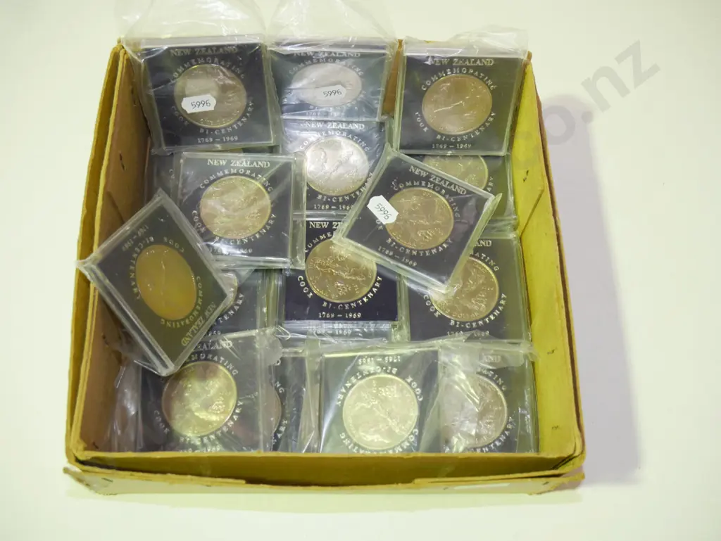 box; NZ Captian Cook bicentennial collector coins Image 1++