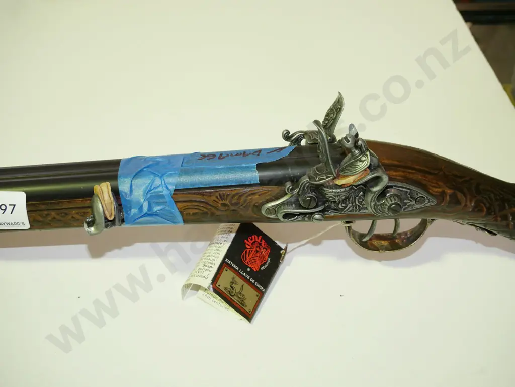 reproduction flint lock rifle - some damage to one firing pin Image 1++