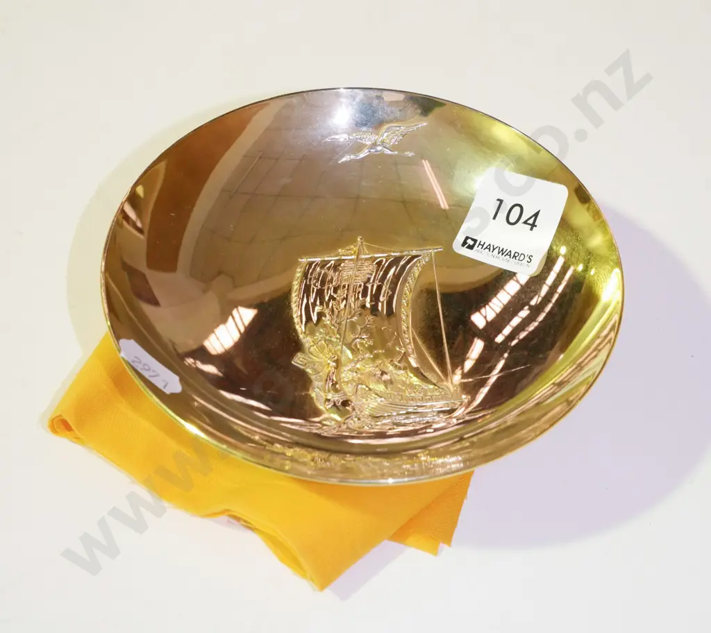 brass presentation bowl -  Establishment of Suzuki in NZ 1984 Image 1++