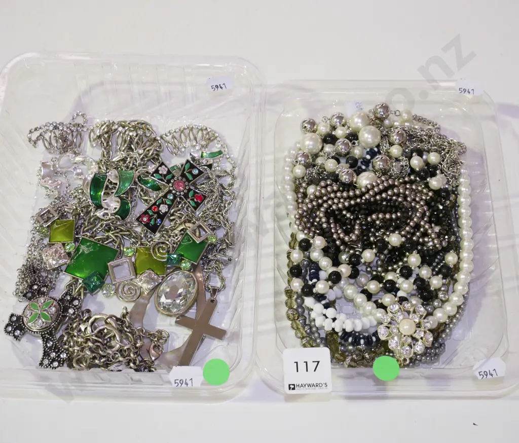 2x plastic trays of costume jewellery - green dots Image 1++