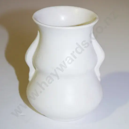 Crown Lynn vase H-100