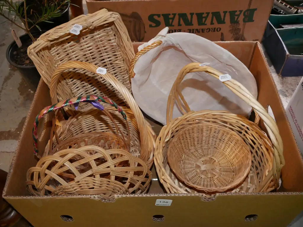 box; cane baskets Image 1++