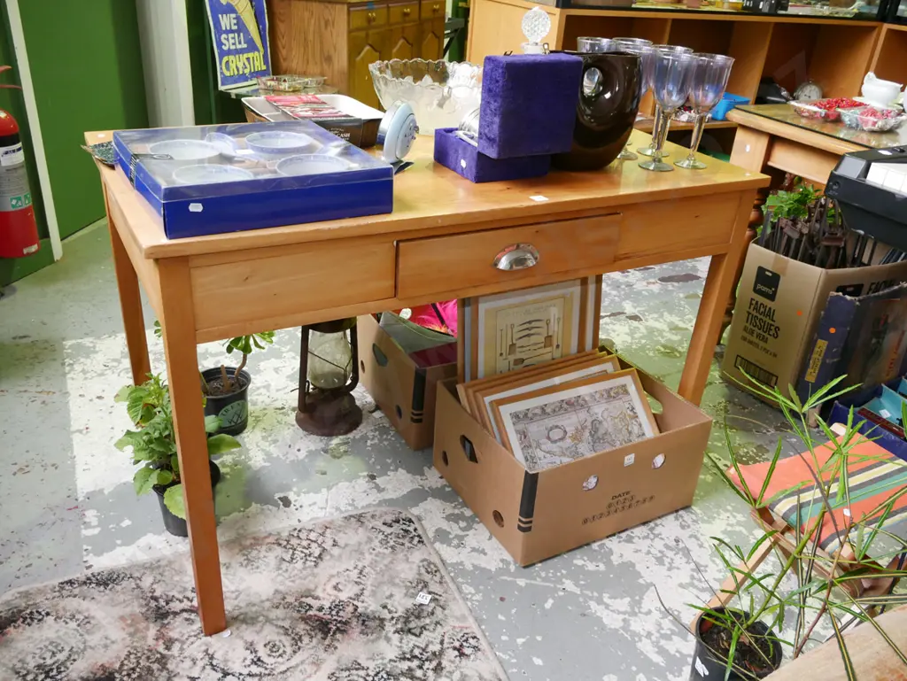 solid rimu single drawer table/desk H-770 W-1220 D-680 Image 1++