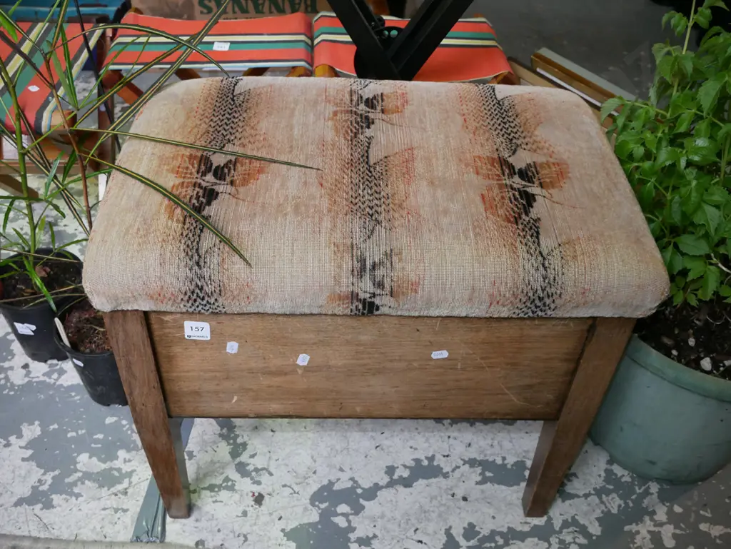 beech restorer's piano stool Image 1++