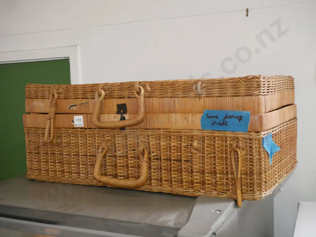 vintage picnic hamper - some damage inside Image 1++