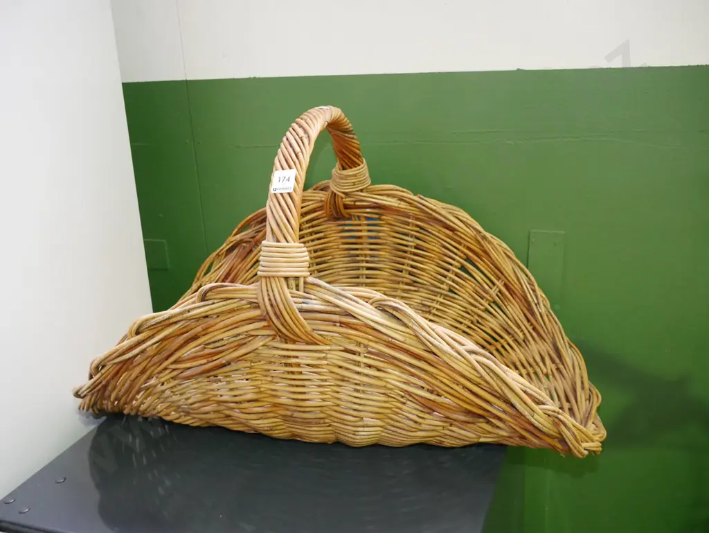 large cane wood basket Image 1++