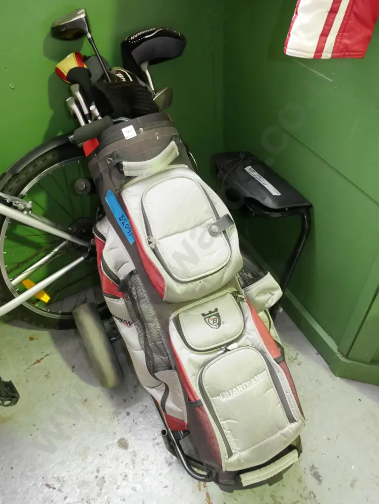 golf trundler and clubs Image 1++