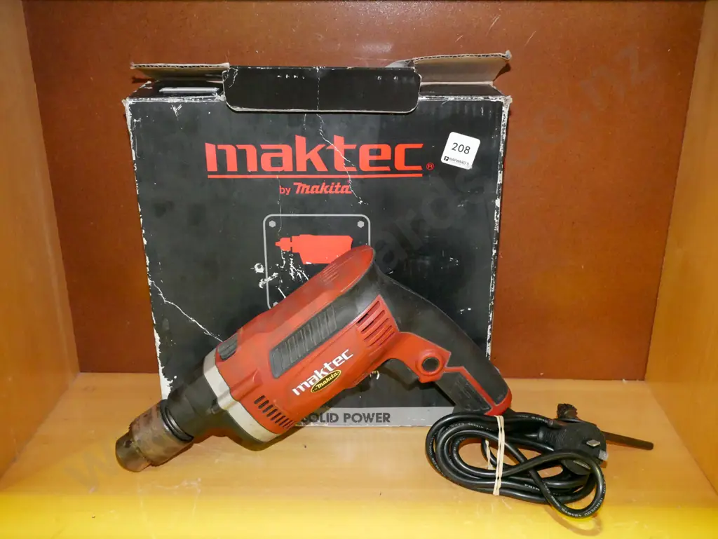 Maktec drill and box Image 1++