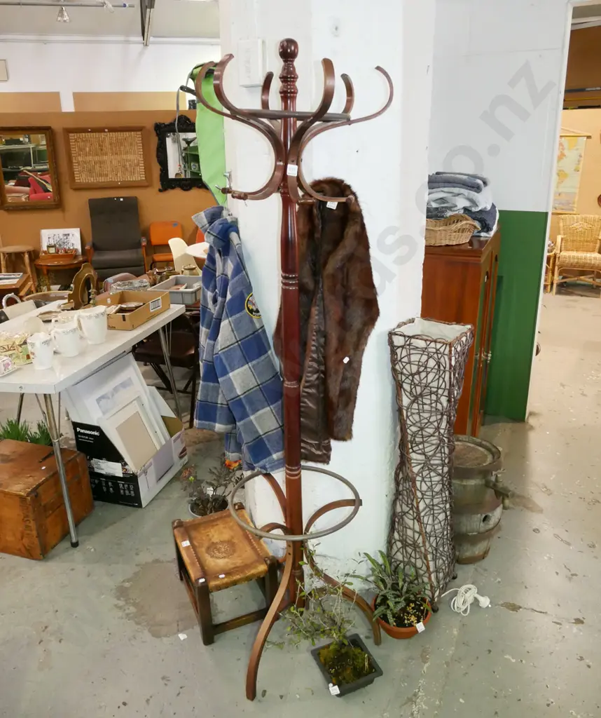 wooden coat stand H-1800 Image 1++