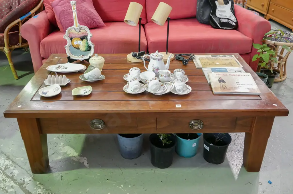 large solid pine coffee table with 2 drawers H-460 W-1430 W-800 Image 1++