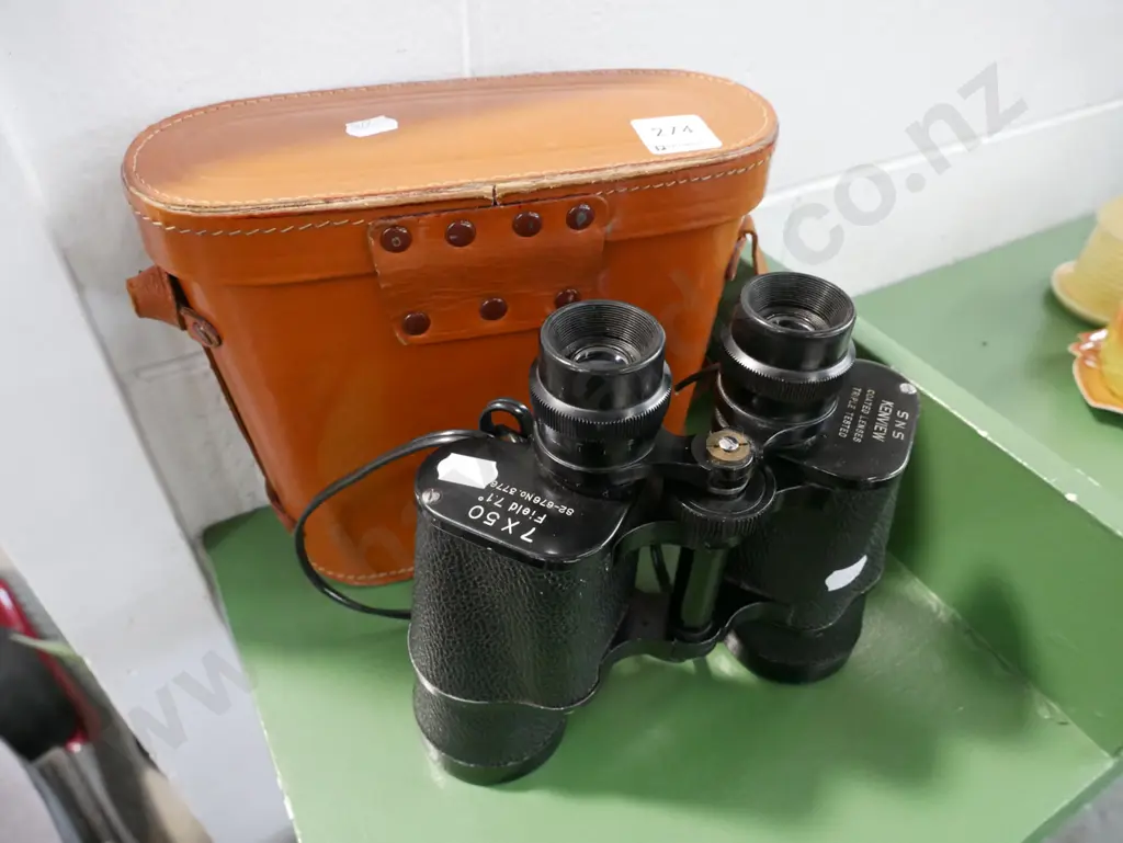 leather cased 7x50 field binoculars Image 1++
