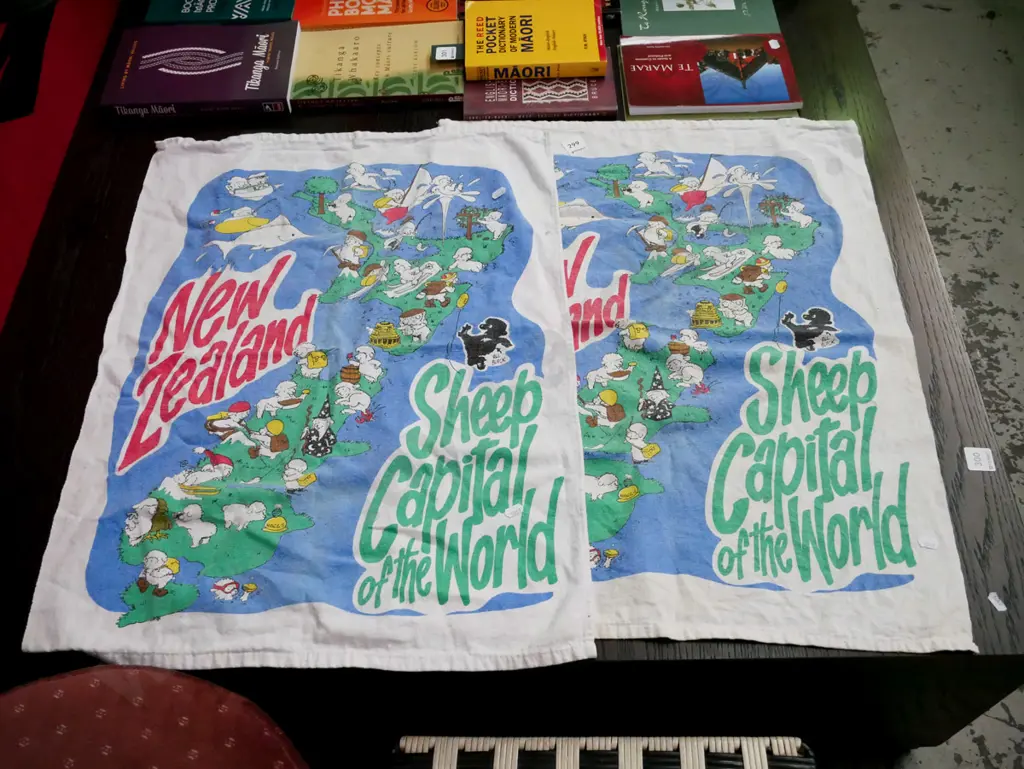 2x NZ sheep themed tea towels Image 1++