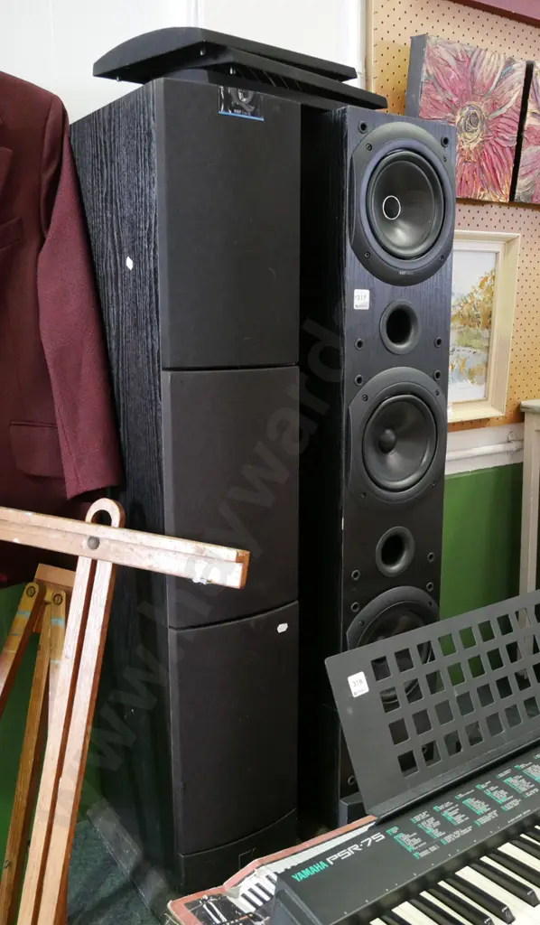 pair of Kef Uni-Q freestanding speakers H-1050 Image 1++