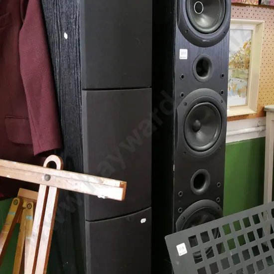 pair of Kef Uni-Q freestanding speakers H-1050