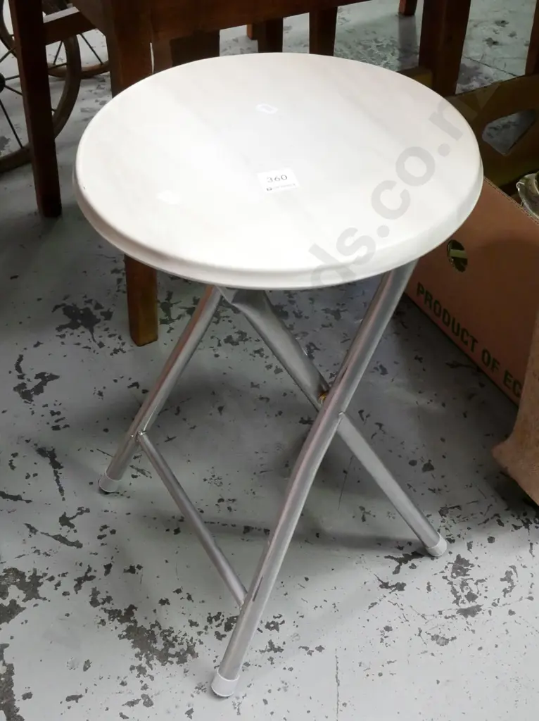chrome and plastic foldaway stool Image 1++