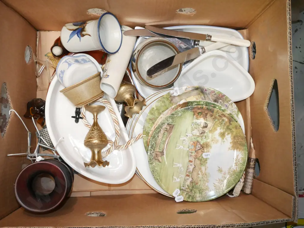 box; Wedgwood village green plates, baking dishes, brass vases etc Image 1++