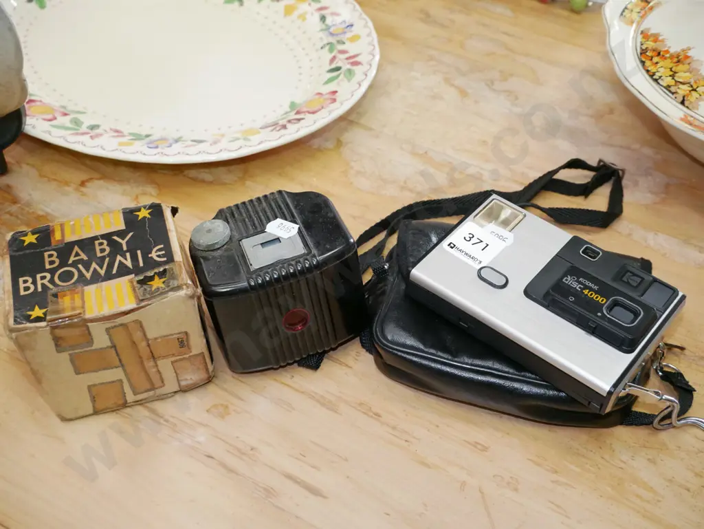 Kodak disc camera, early baby Brownie camera Image 1++