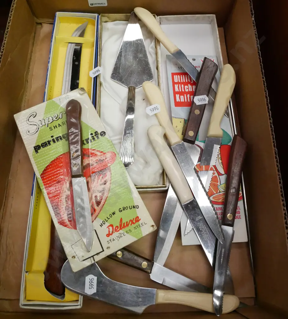 box; carving knife, plates etc Image 1++