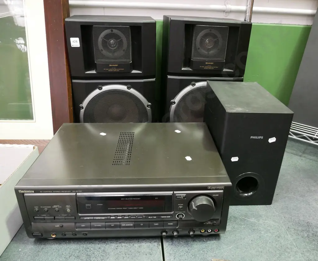 Technics AV control stereo receiver with 3 speakers Image 1++