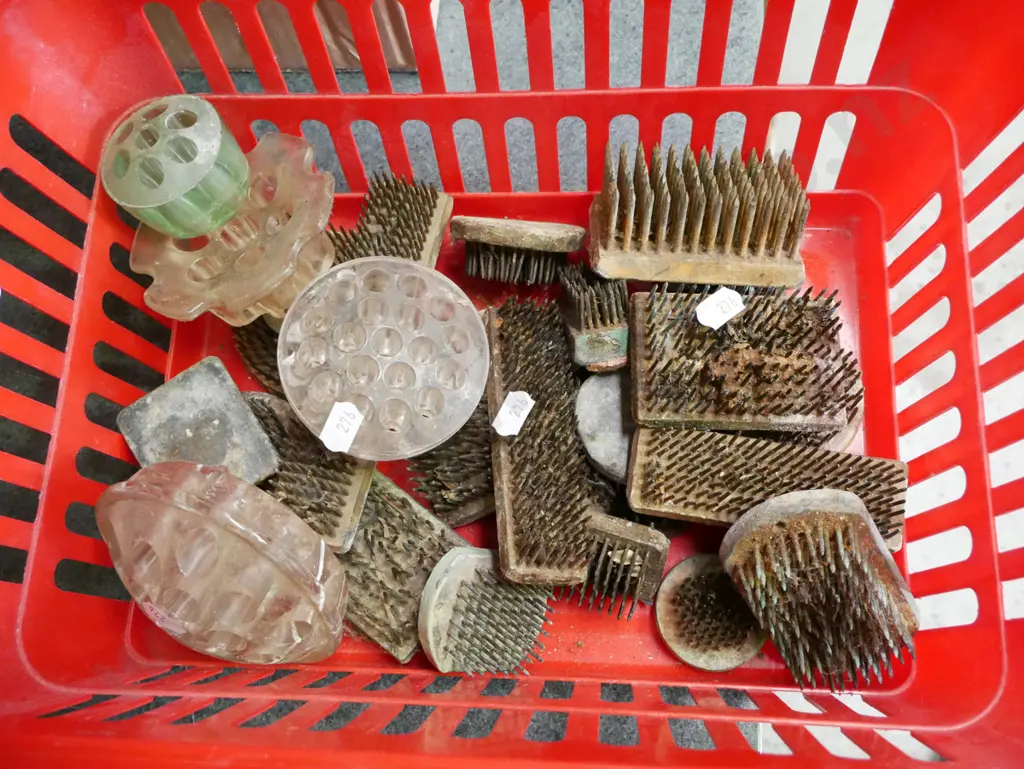 box; glass flower frogs etc Image 1++