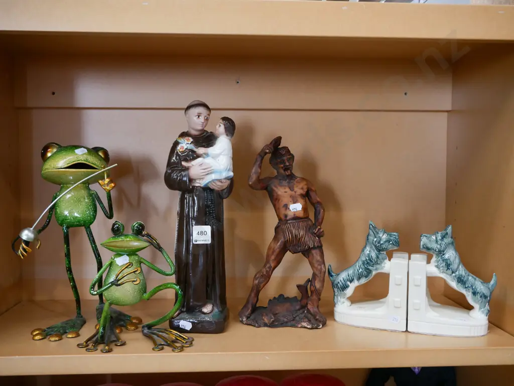 shelf various figurines, 2x Scottie dog book ends - repairs Image 1++